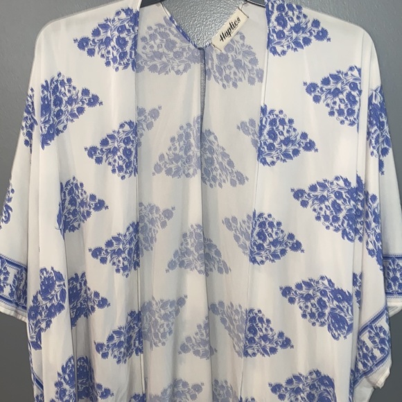 New 🌟 Boutique Haptics by Holly Harper Kimono Large - Picture 3 of 9